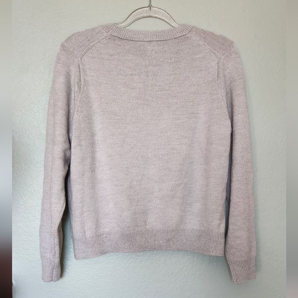 đ2 For $25 Banana Republic Light GrayâSweater Size XLP - Picture 2 of 5